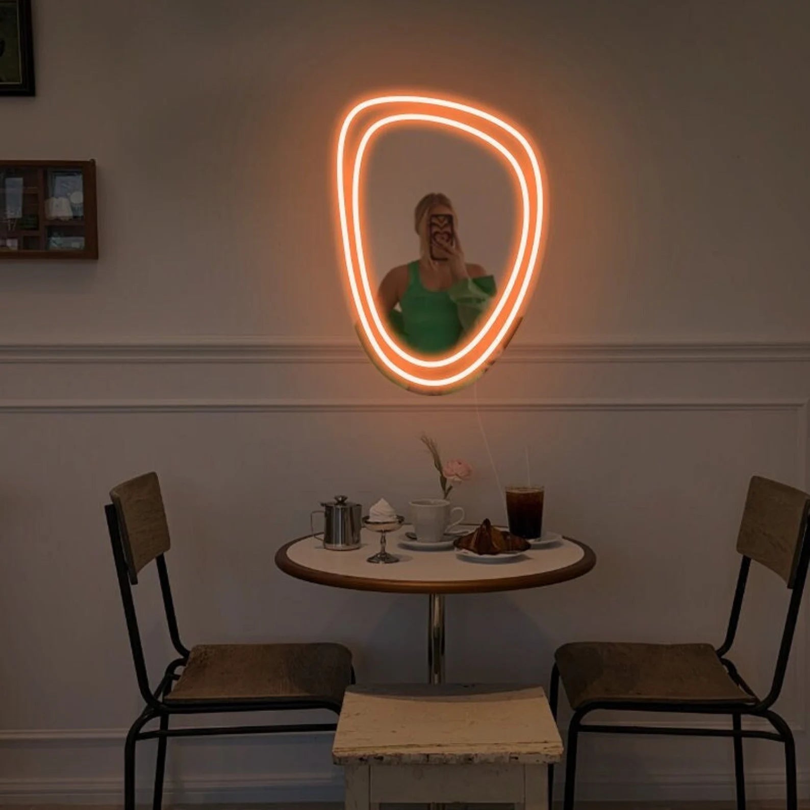 Globby - LED Neon RGB Mirror